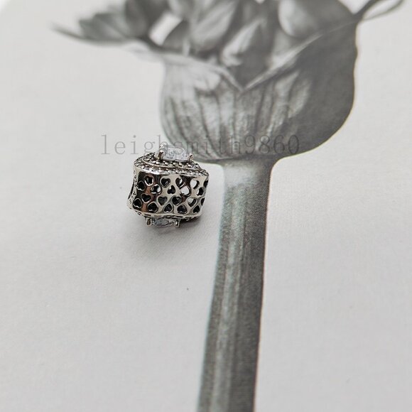 Pandora Sparkling Leveled Hearts Charm - Picture 4 of 8